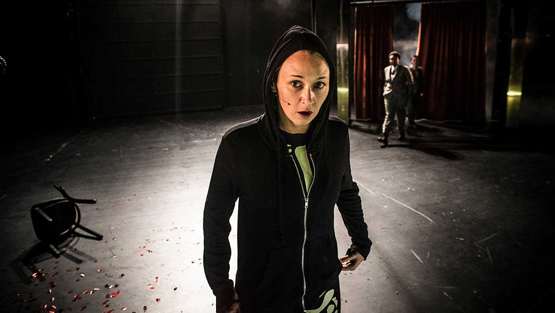 Marie-Blokhus-i-rolla-som-Hamlet-i-Hamlet